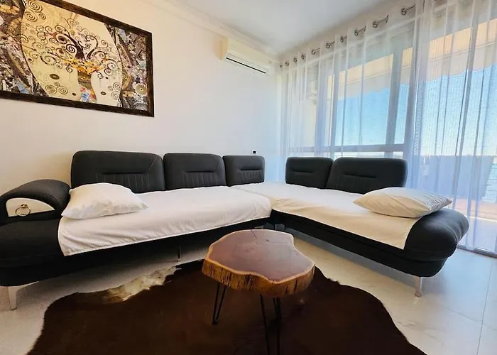 Sea Side Apartment