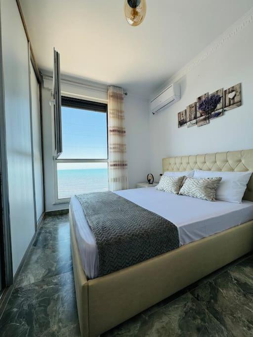 Sea Side Apartament *
